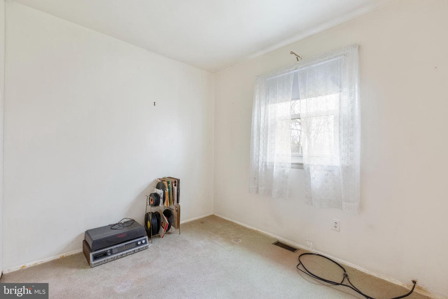 705 Douglass Avenue photo 16