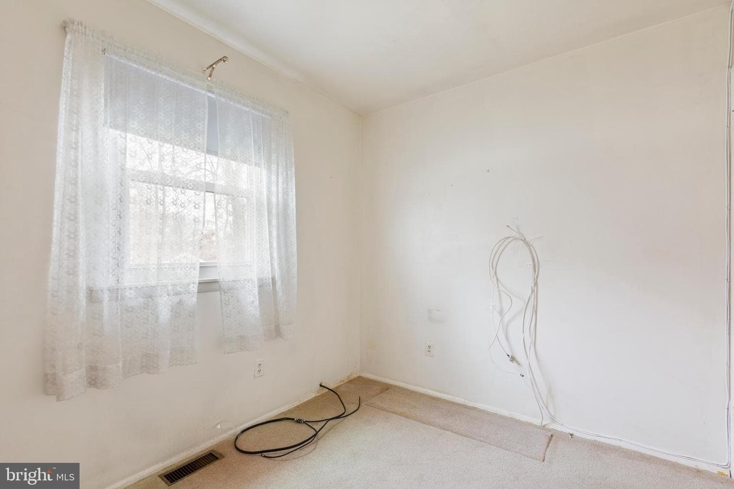 705 Douglass Avenue photo 17
