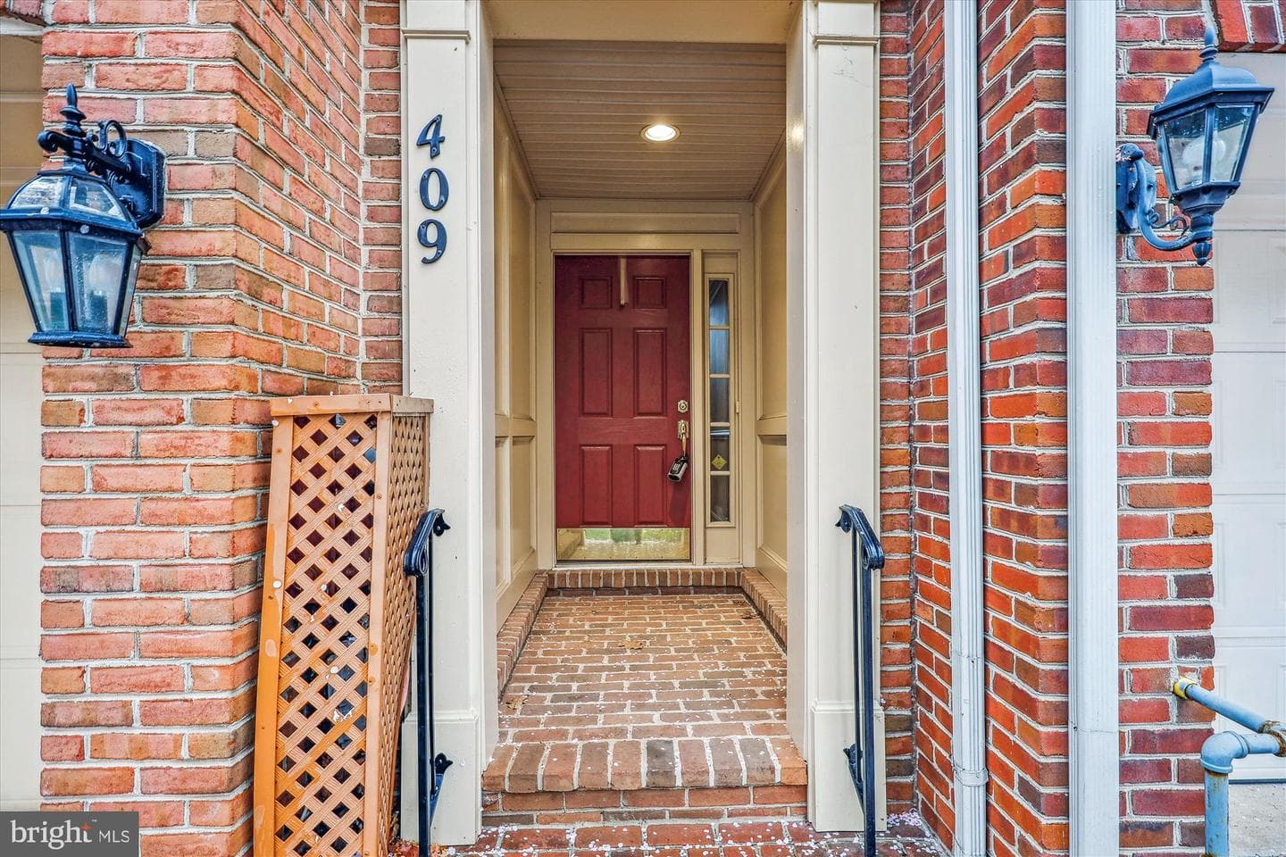 409 Oak Knoll Terrace photo 3