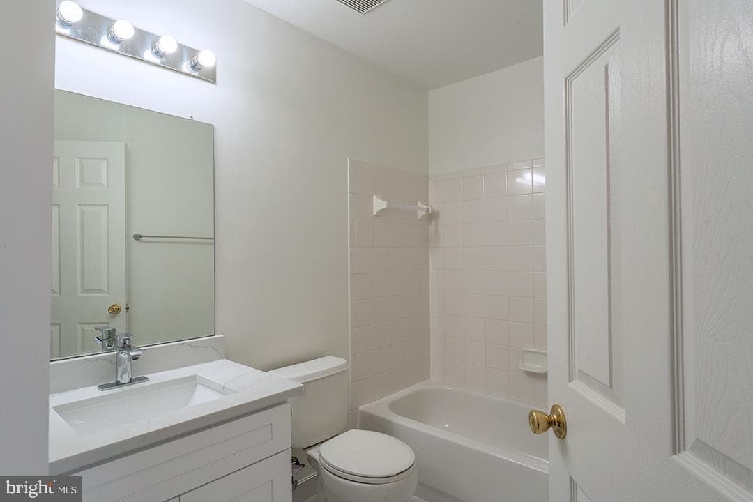 9734 Washingtonian Boulevard photo 22