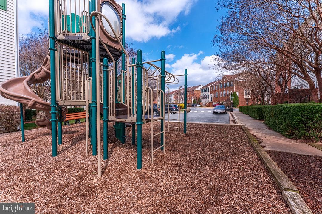 9734 Washingtonian Boulevard photo 31