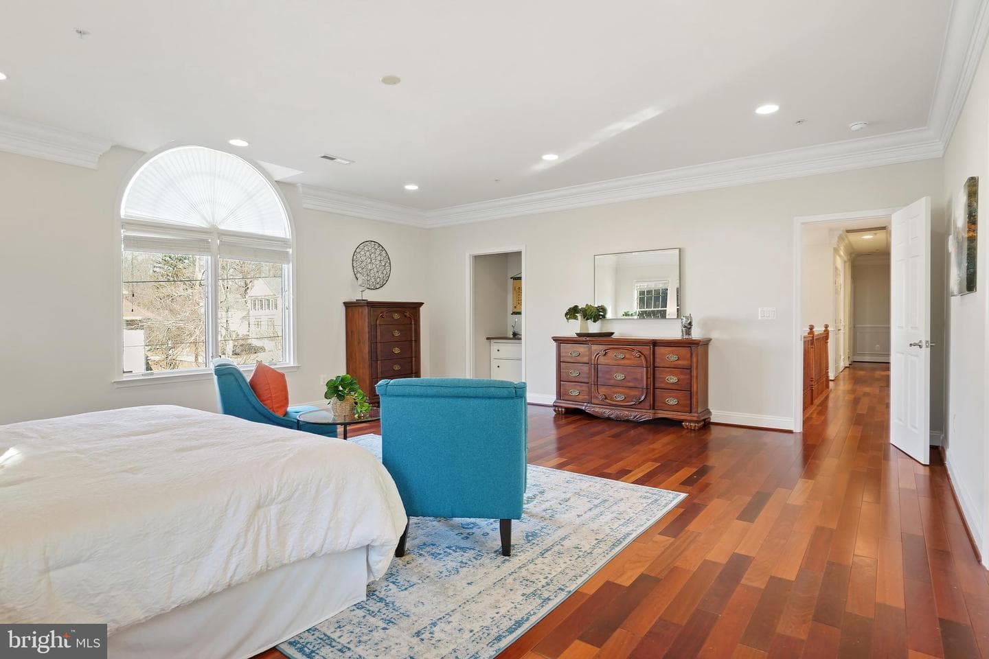 5600 Southwick Street photo 24