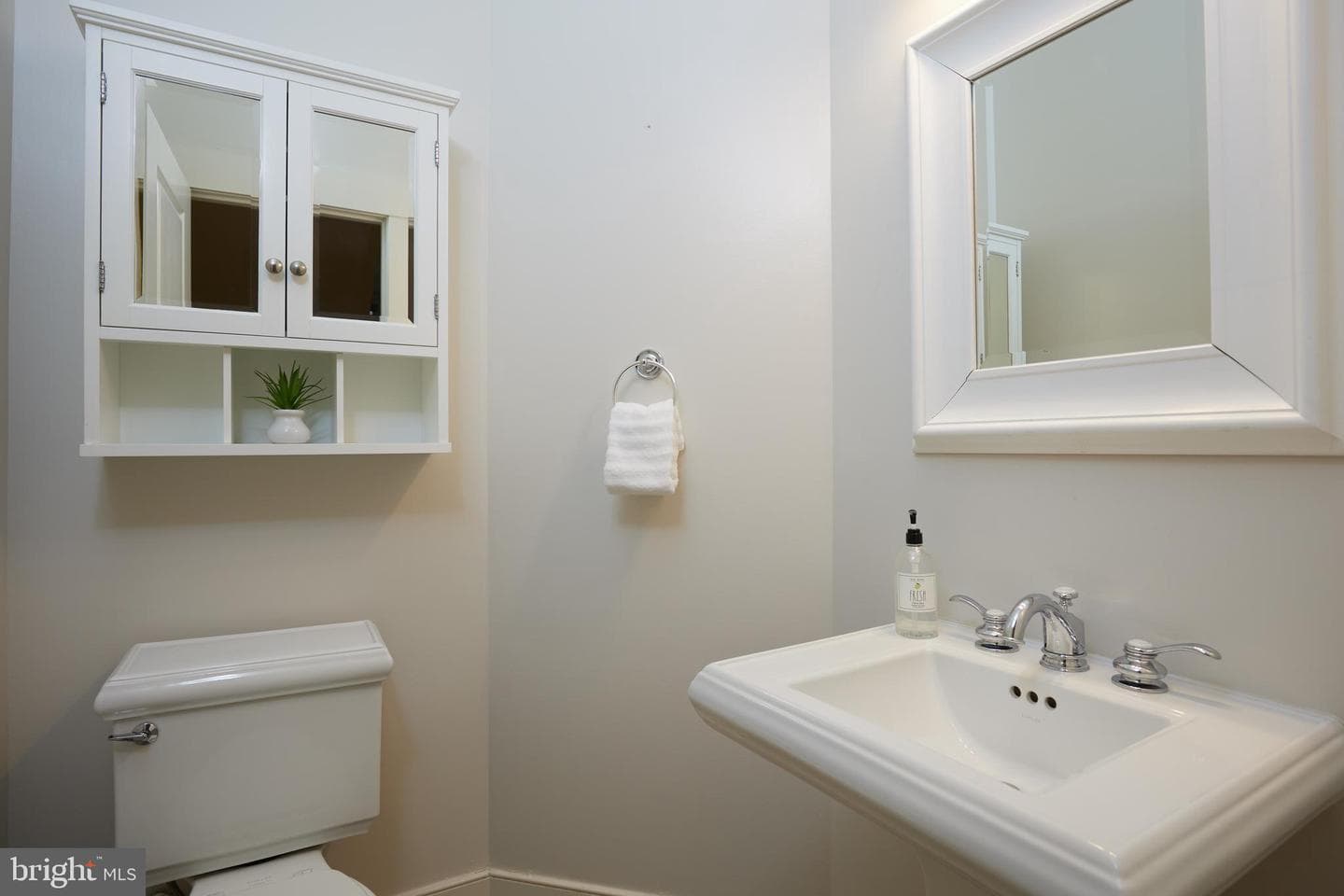 2734 Cassedy Street photo 22