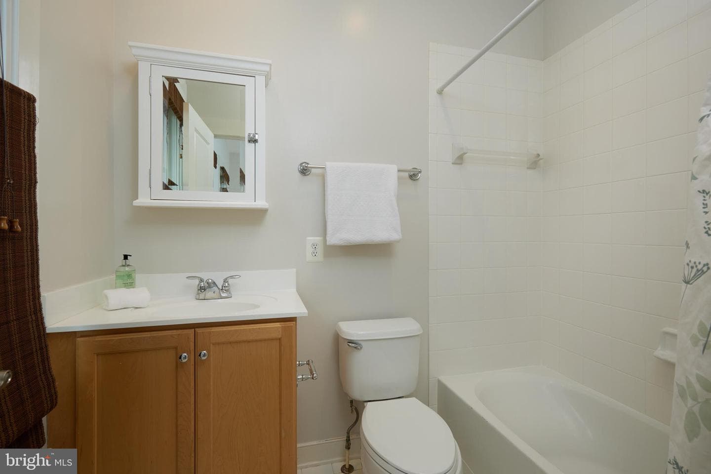 2734 Cassedy Street photo 32