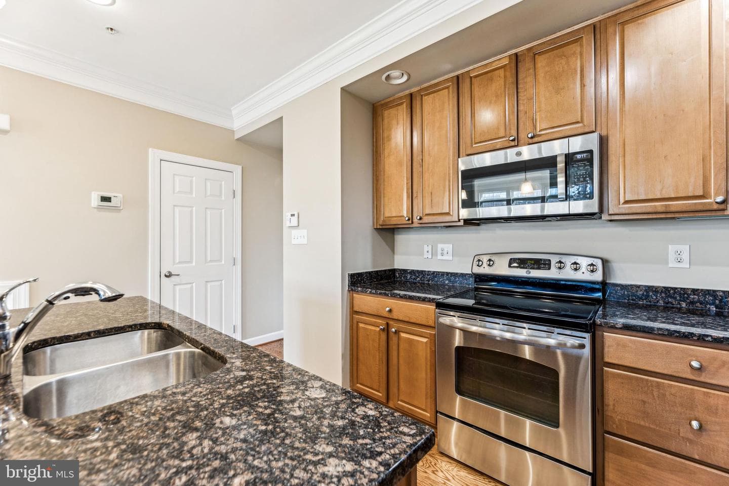 256 Urban Avenue #256 photo 8
