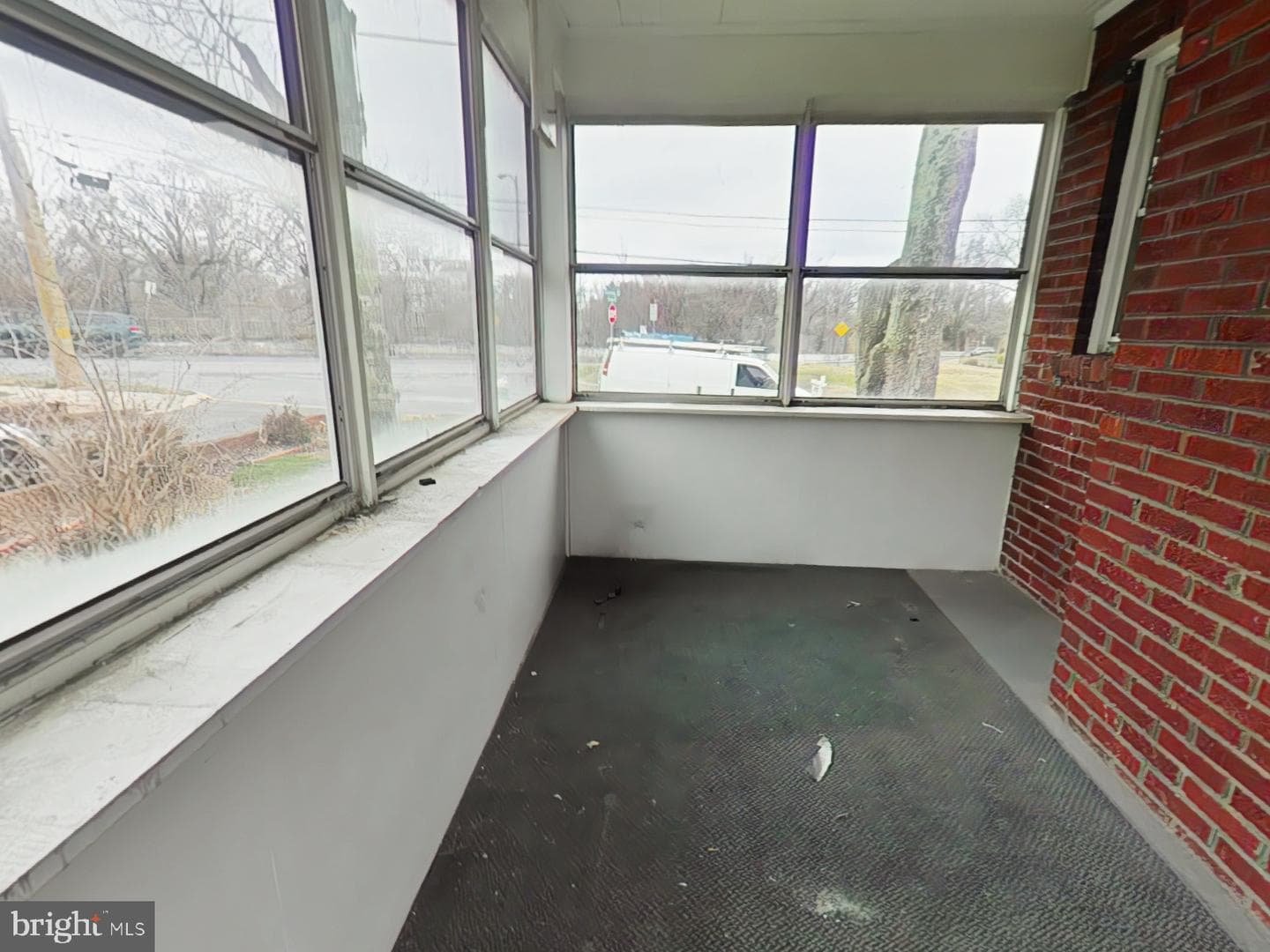 503 Stirling Road photo 10