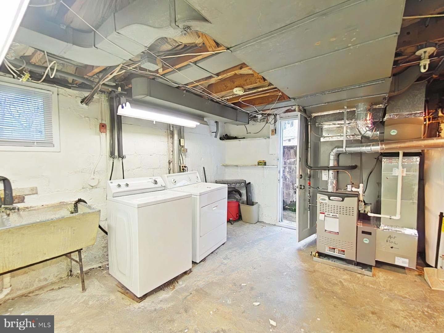 503 Stirling Road photo 11