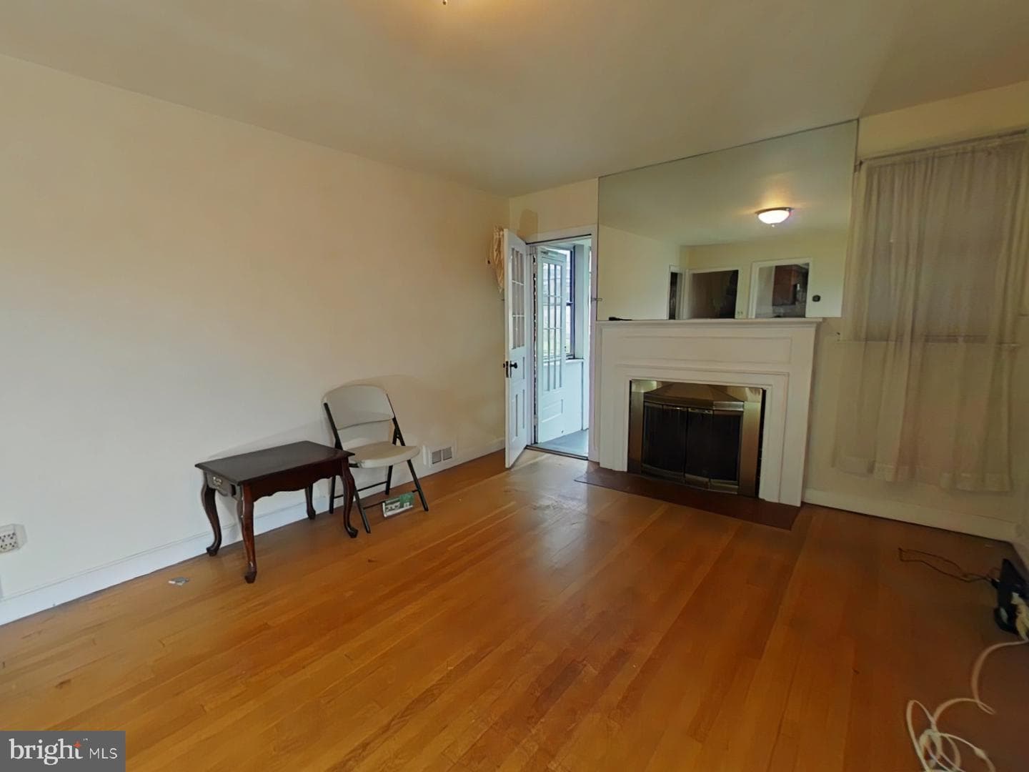 503 Stirling Road photo 2