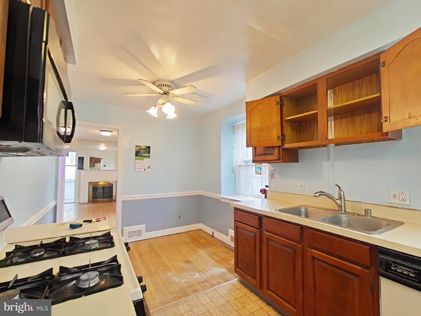 503 Stirling Road photo 4