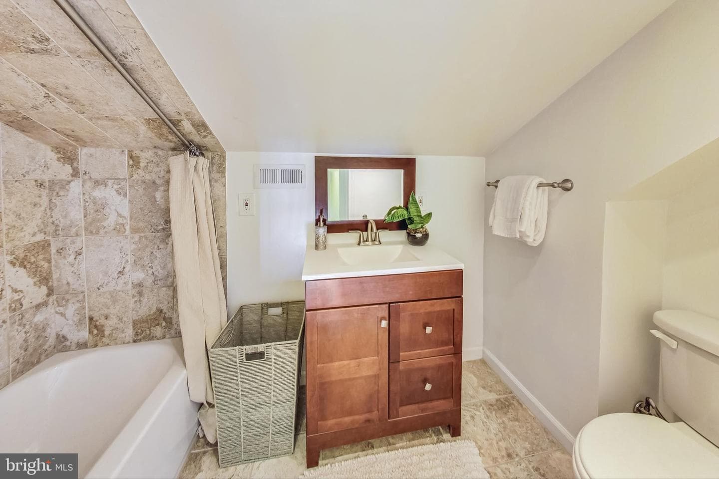 903 Robin Road photo 25
