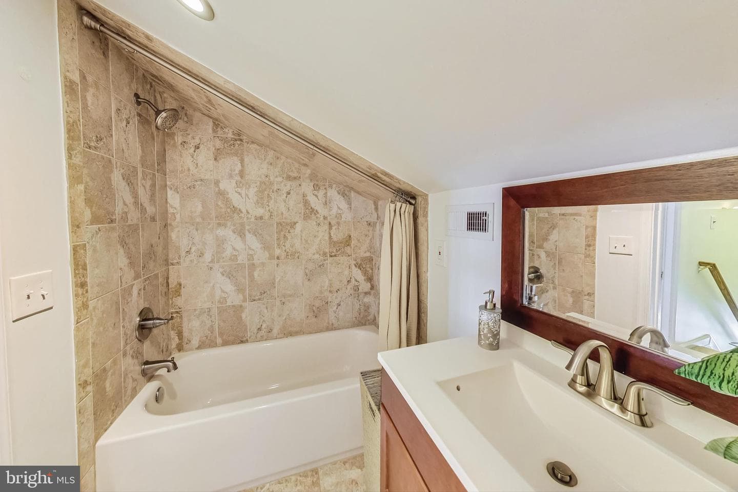 903 Robin Road photo 26