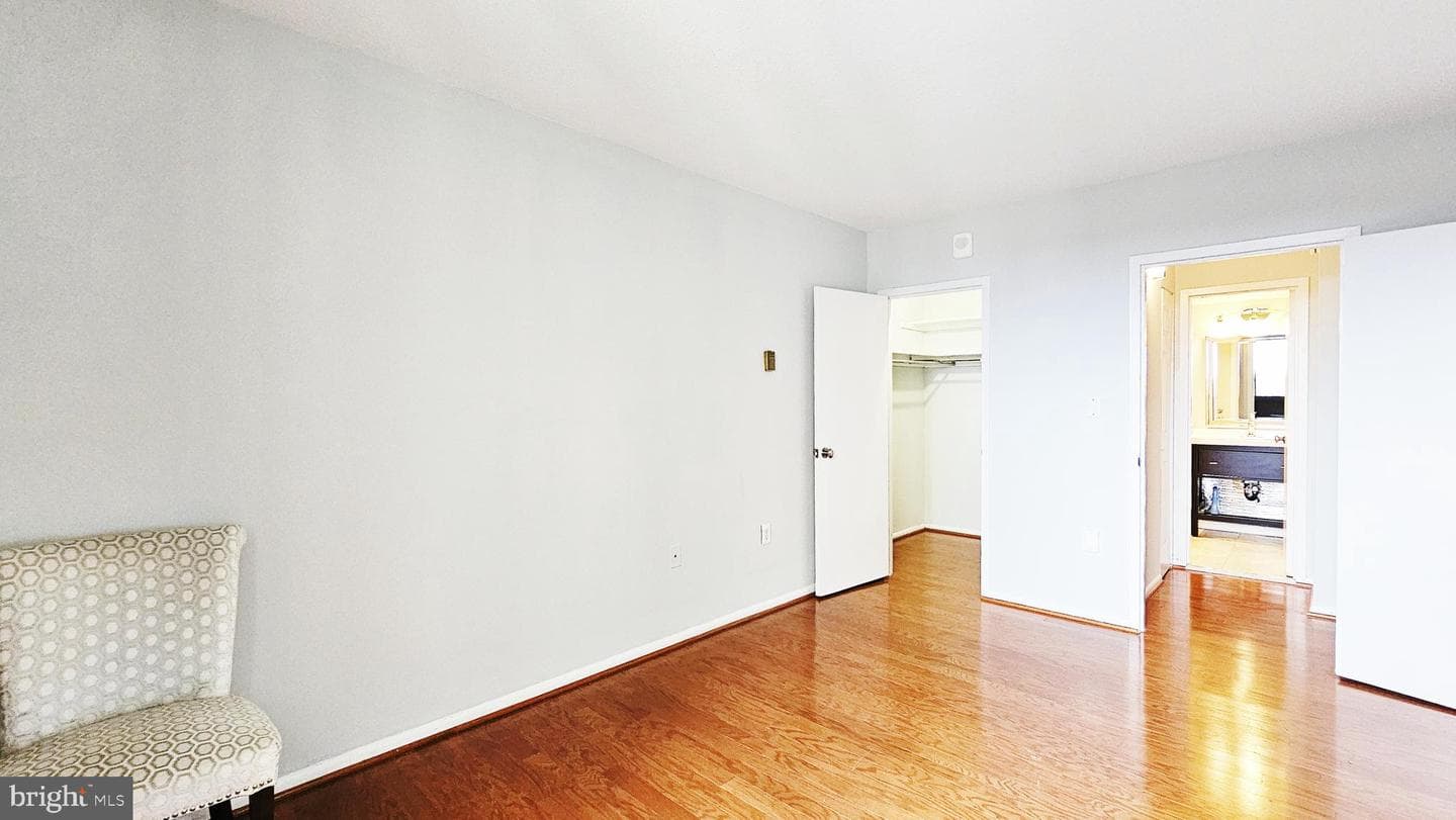 4242 East West Highway #902 photo 3