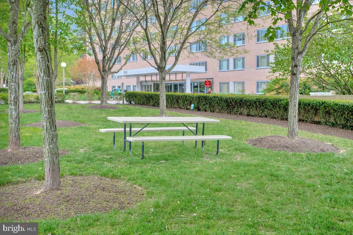 1900 Lyttonsville Road #1311 photo 23