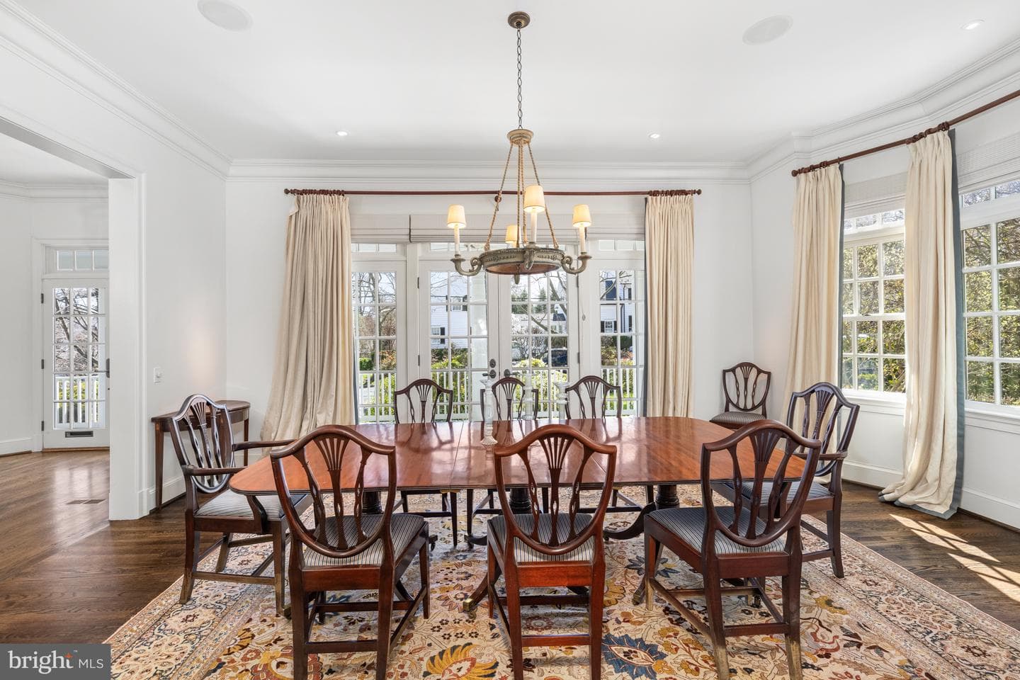 105 E Melrose Street photo 23