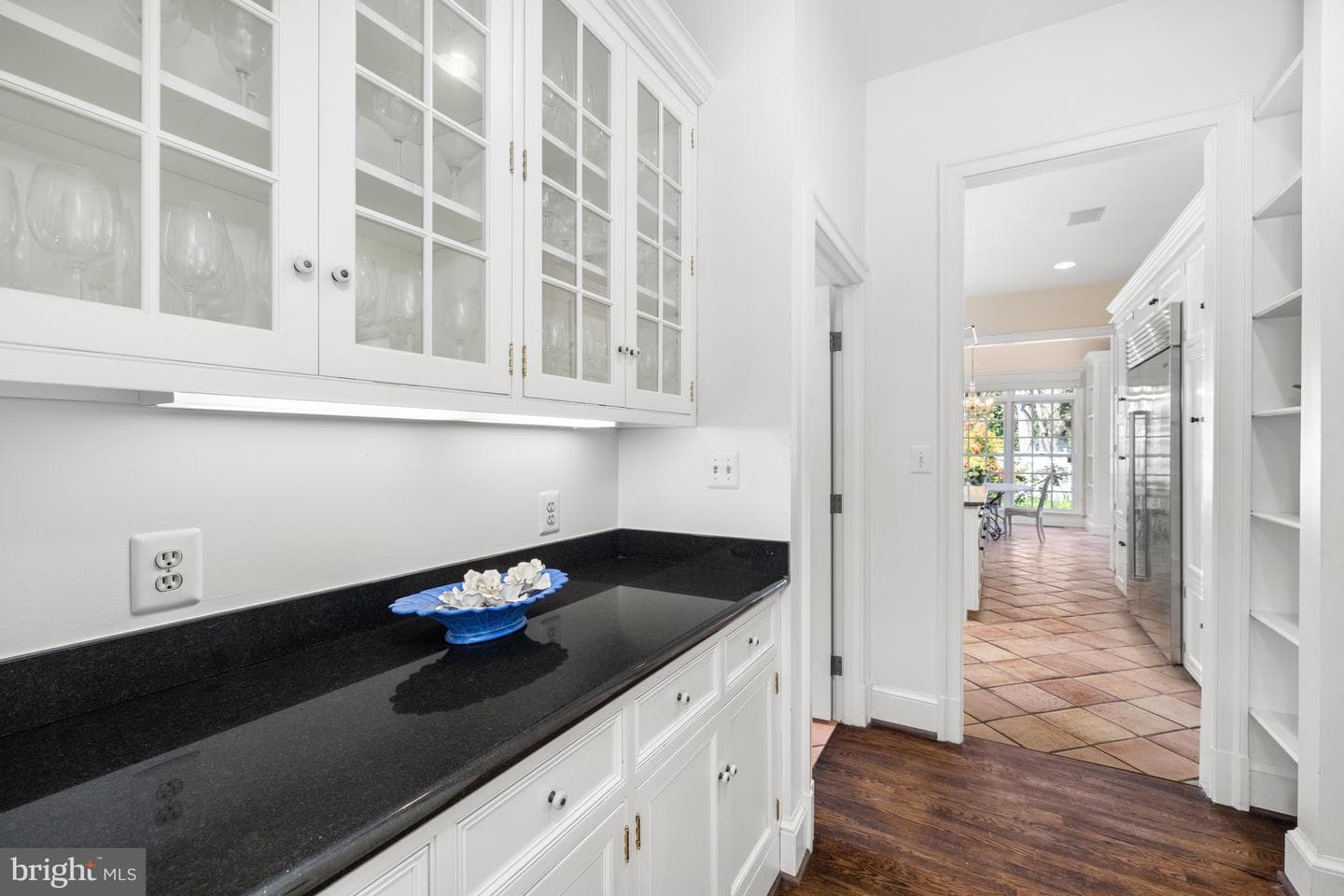 105 E Melrose Street photo 24