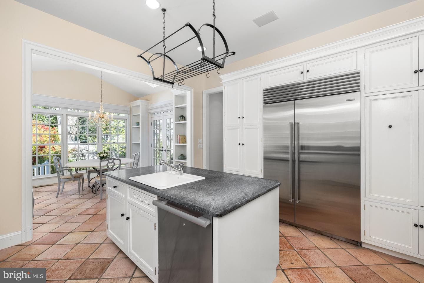 105 E Melrose Street photo 26