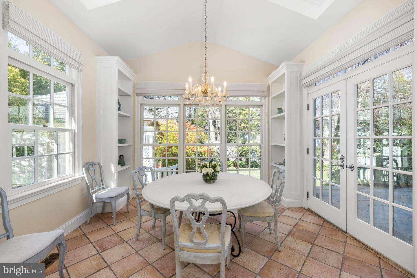105 E Melrose Street photo 30