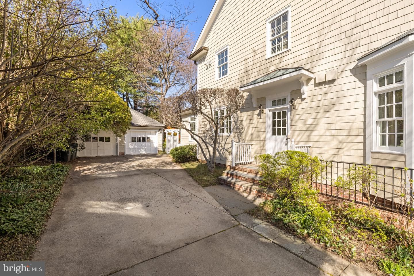 105 E Melrose Street photo 32