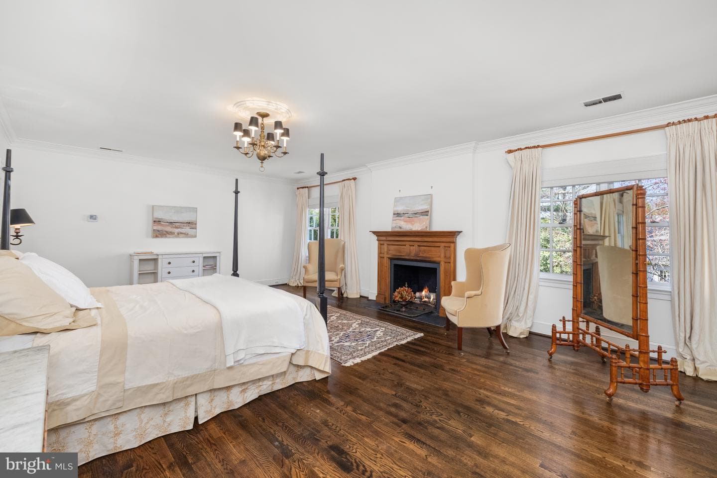 105 E Melrose Street photo 38