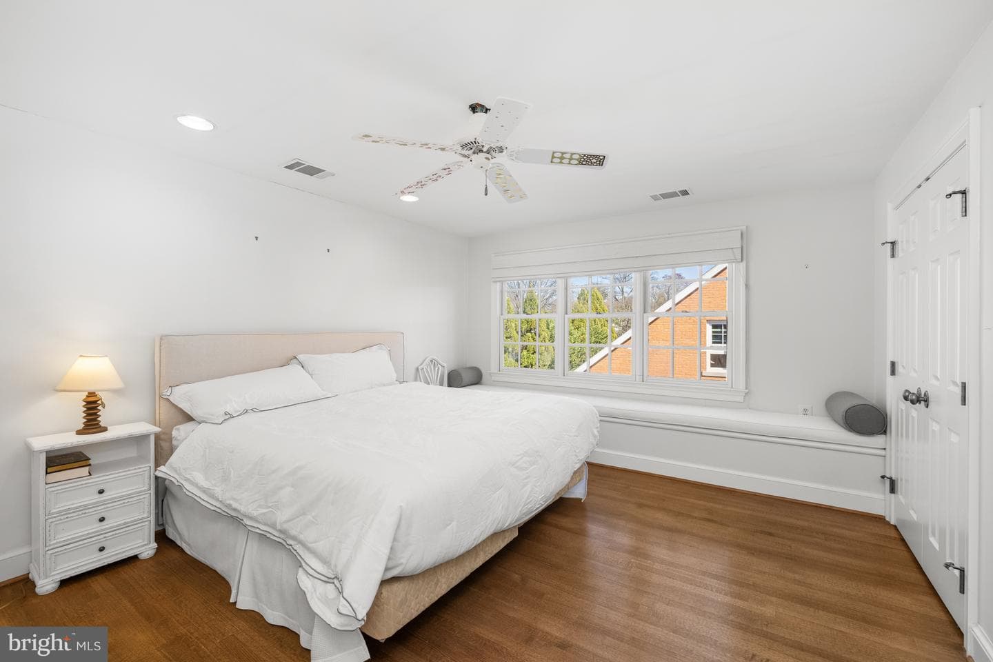 105 E Melrose Street photo 55
