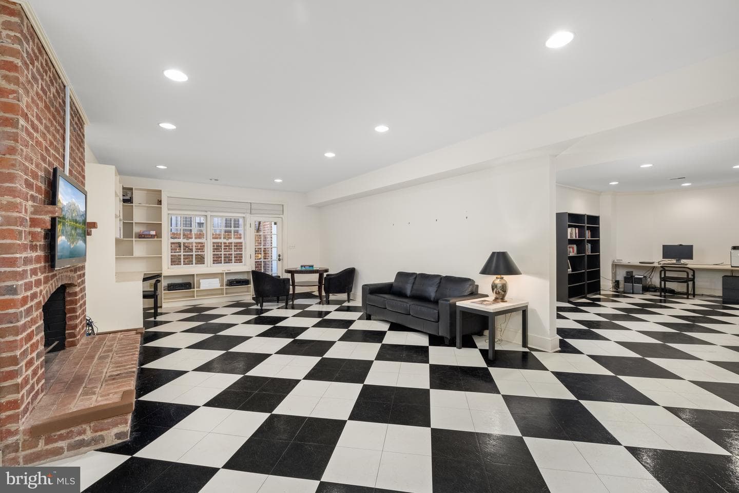 105 E Melrose Street photo 57