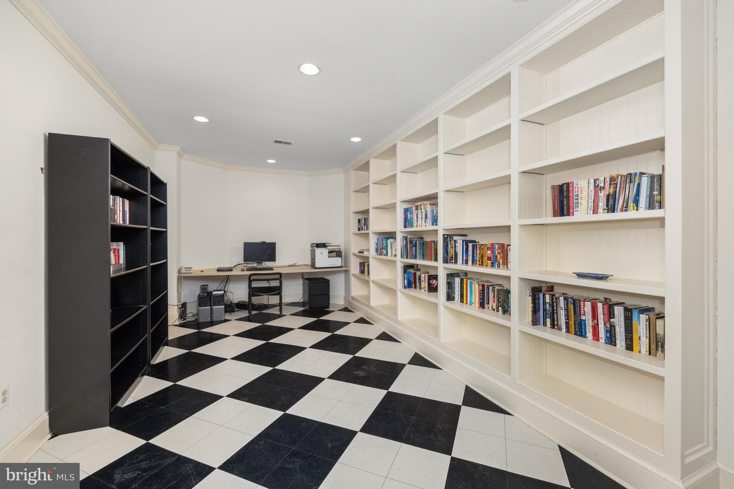 105 E Melrose Street photo 60