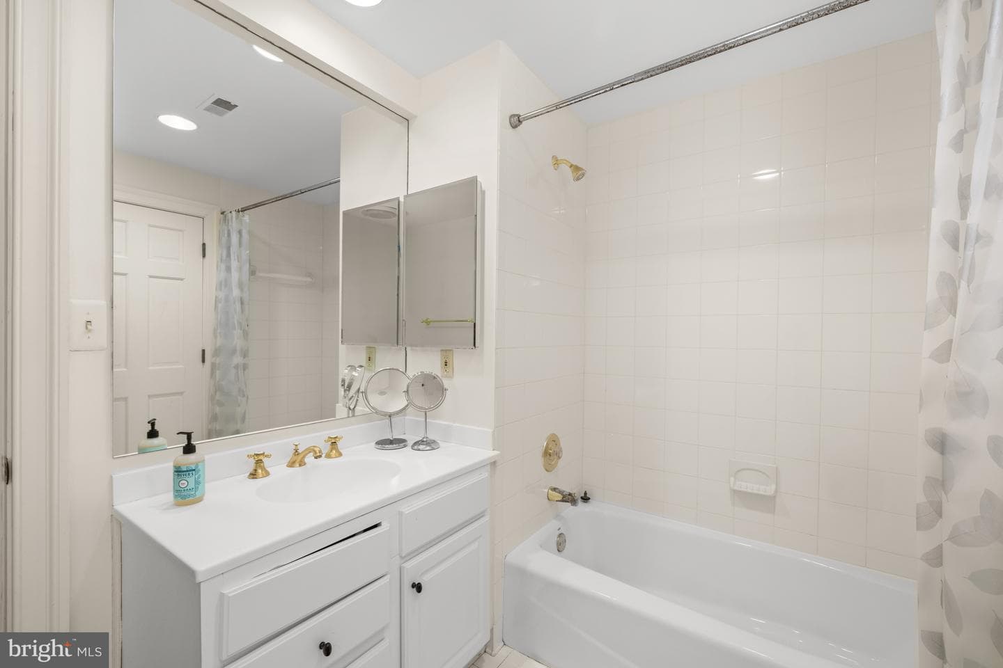 105 E Melrose Street photo 61