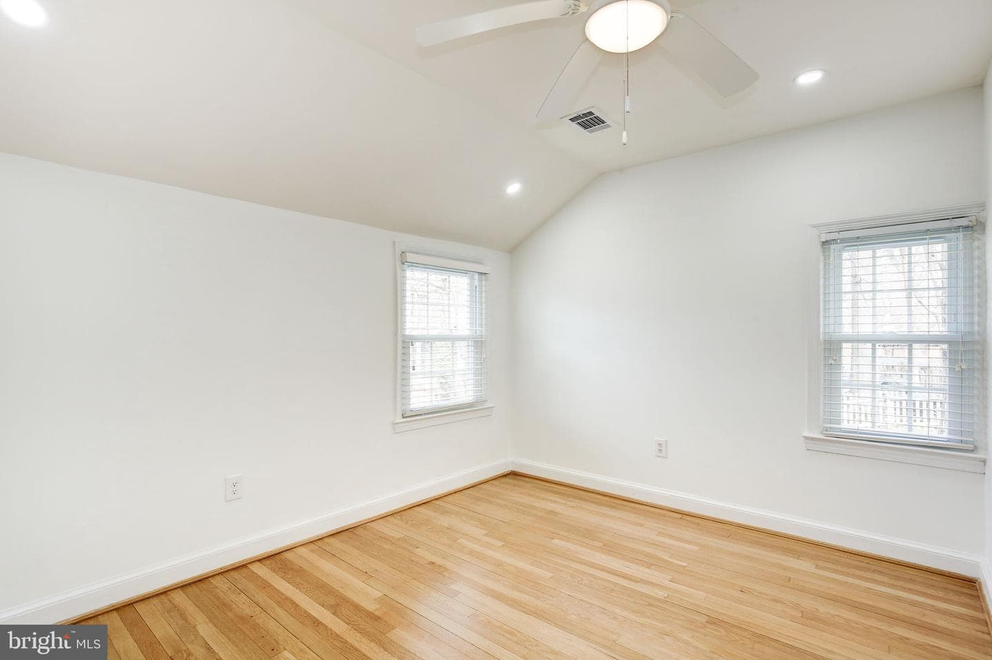 6317 Massachusetts Avenue photo 39