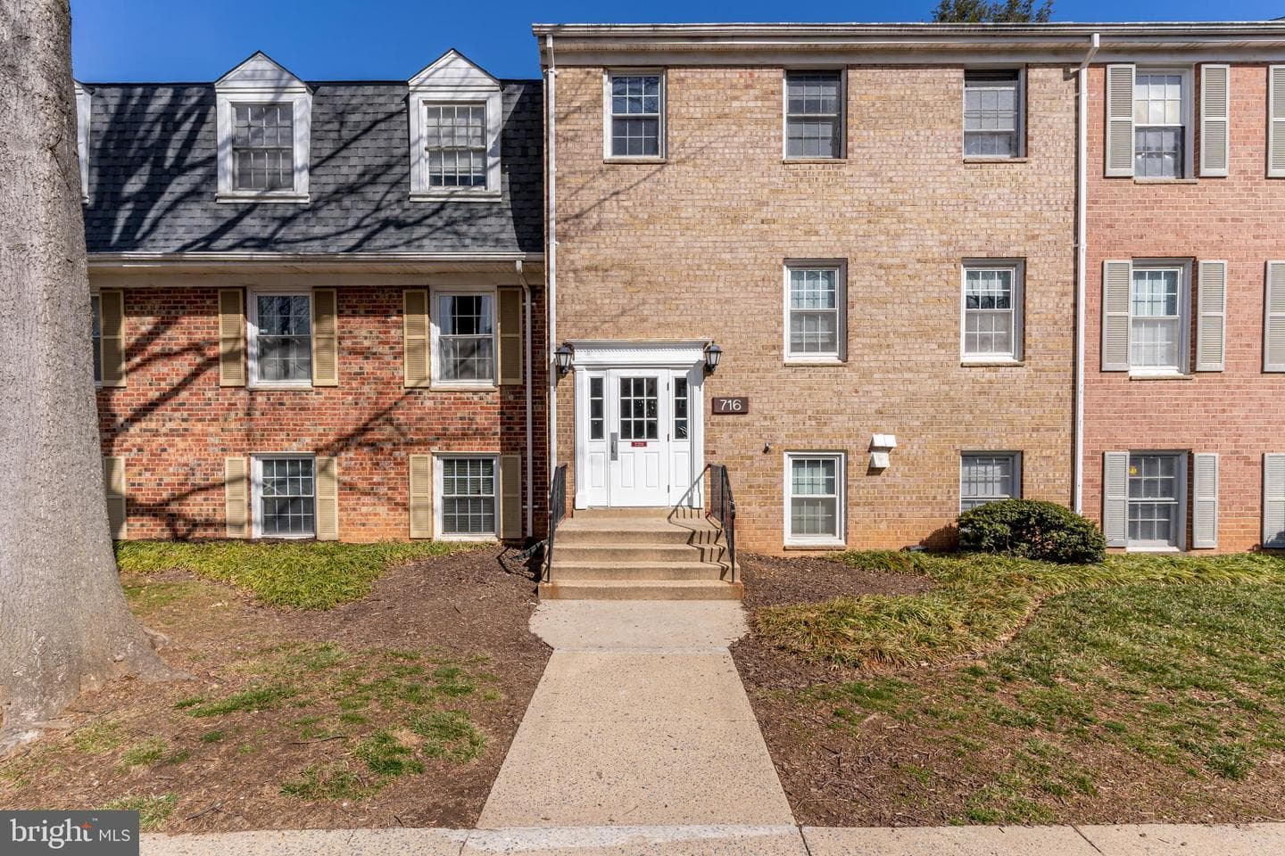 716 Quince Orchard Boulevard #102 photo 2