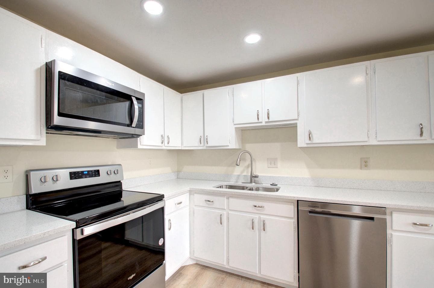 10508 Cambridge Court photo 11