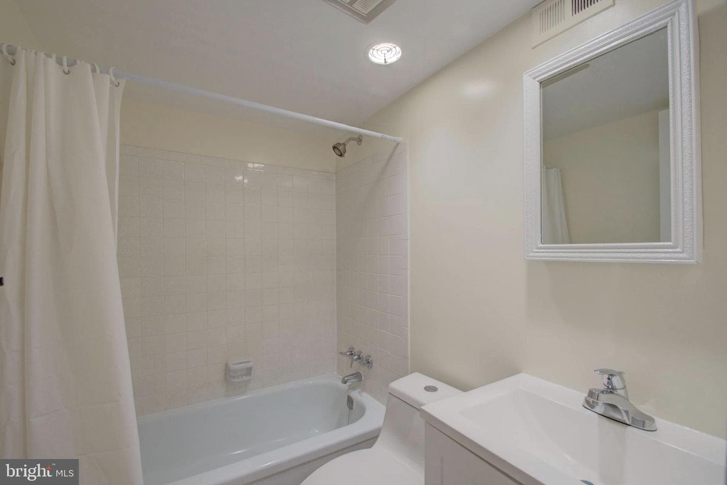 10508 Cambridge Court photo 17