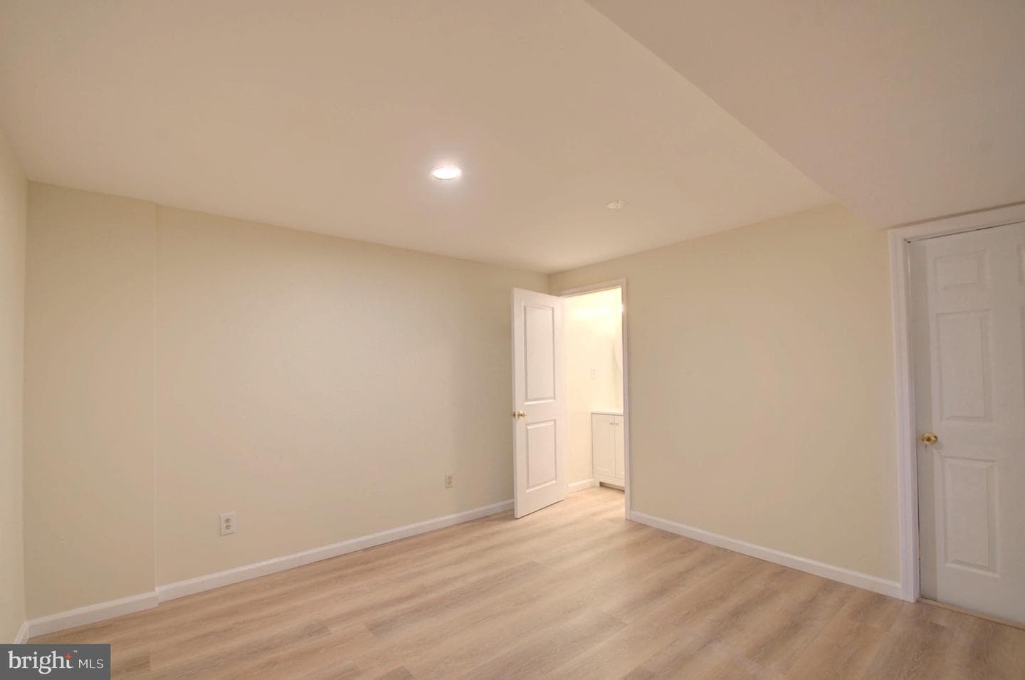 10508 Cambridge Court photo 27