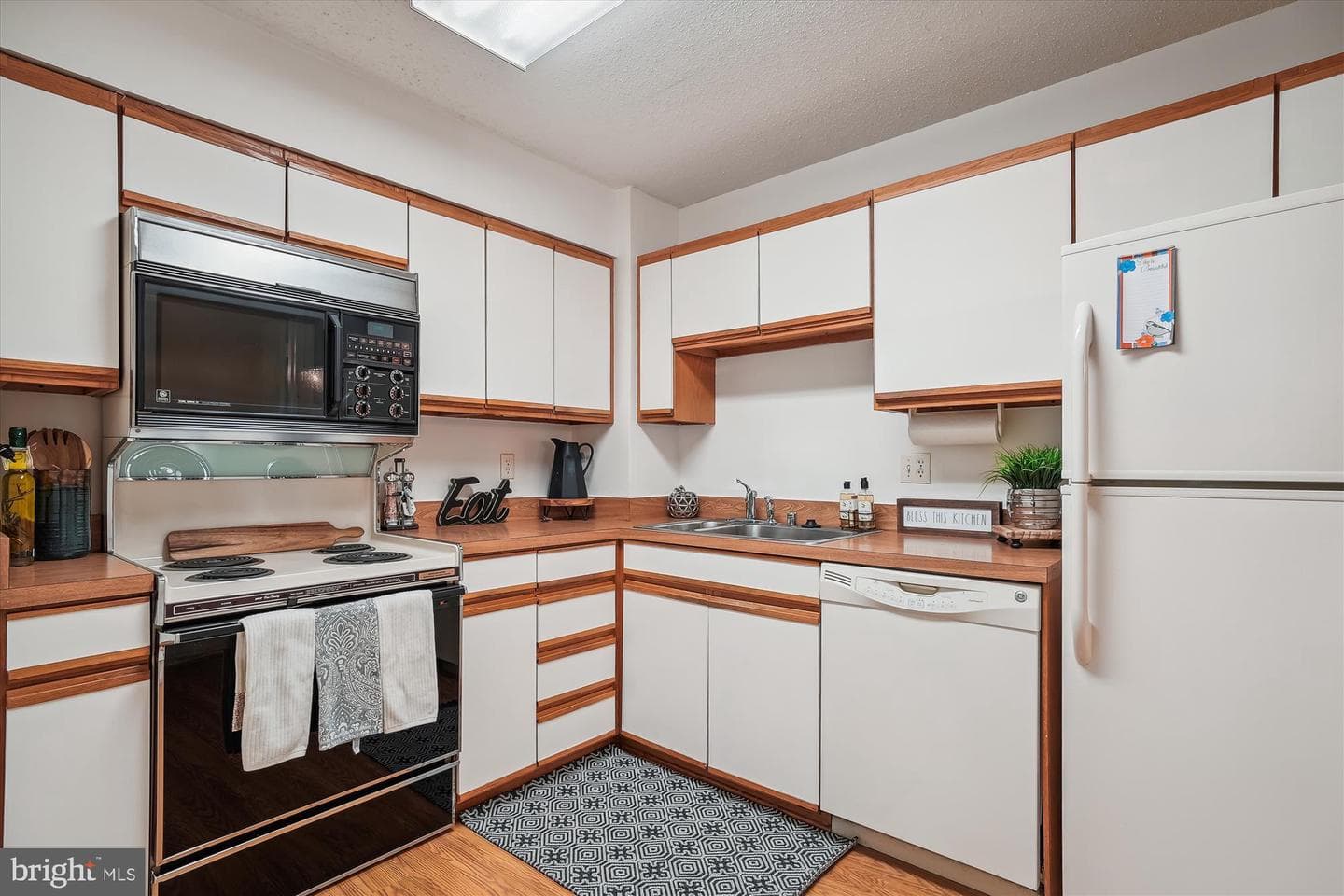 15100 Interlachen Drive #4-710 photo 12