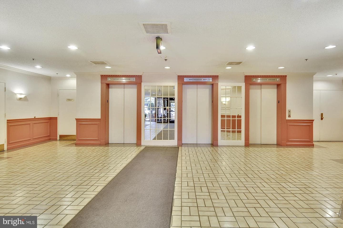 15100 Interlachen Drive #4-710 photo 26