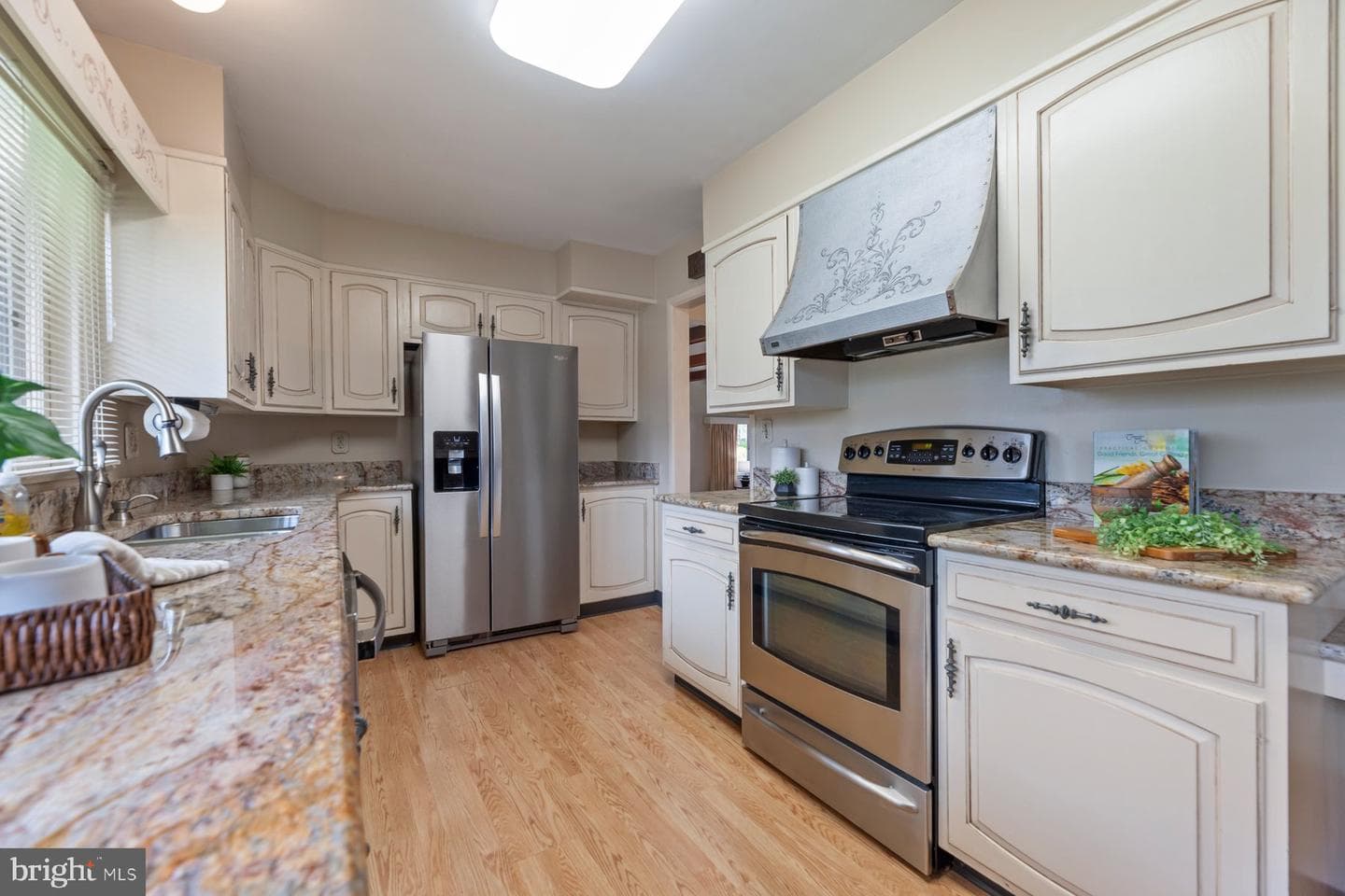 14209 Dav Road photo 16