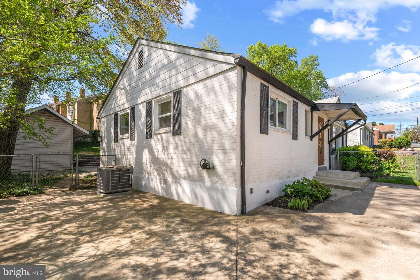 2206 Prichard Road photo 3