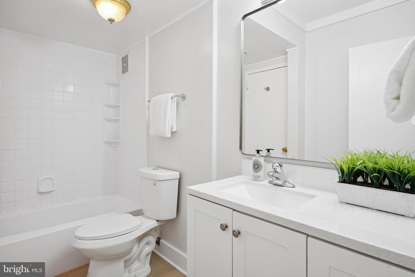 4515 Willard Avenue #1506s photo 14