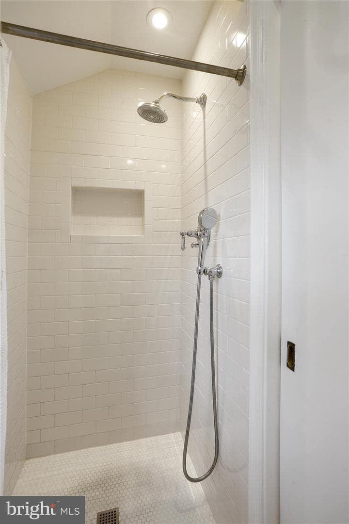 7009 Wolftree Lane photo 23