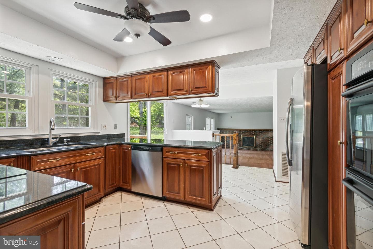 121 Bookham Lane photo 11