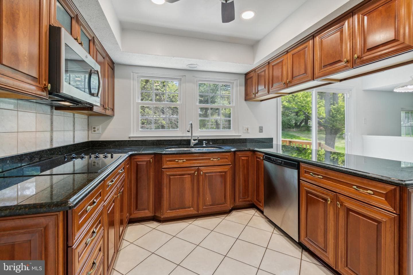 121 Bookham Lane photo 12