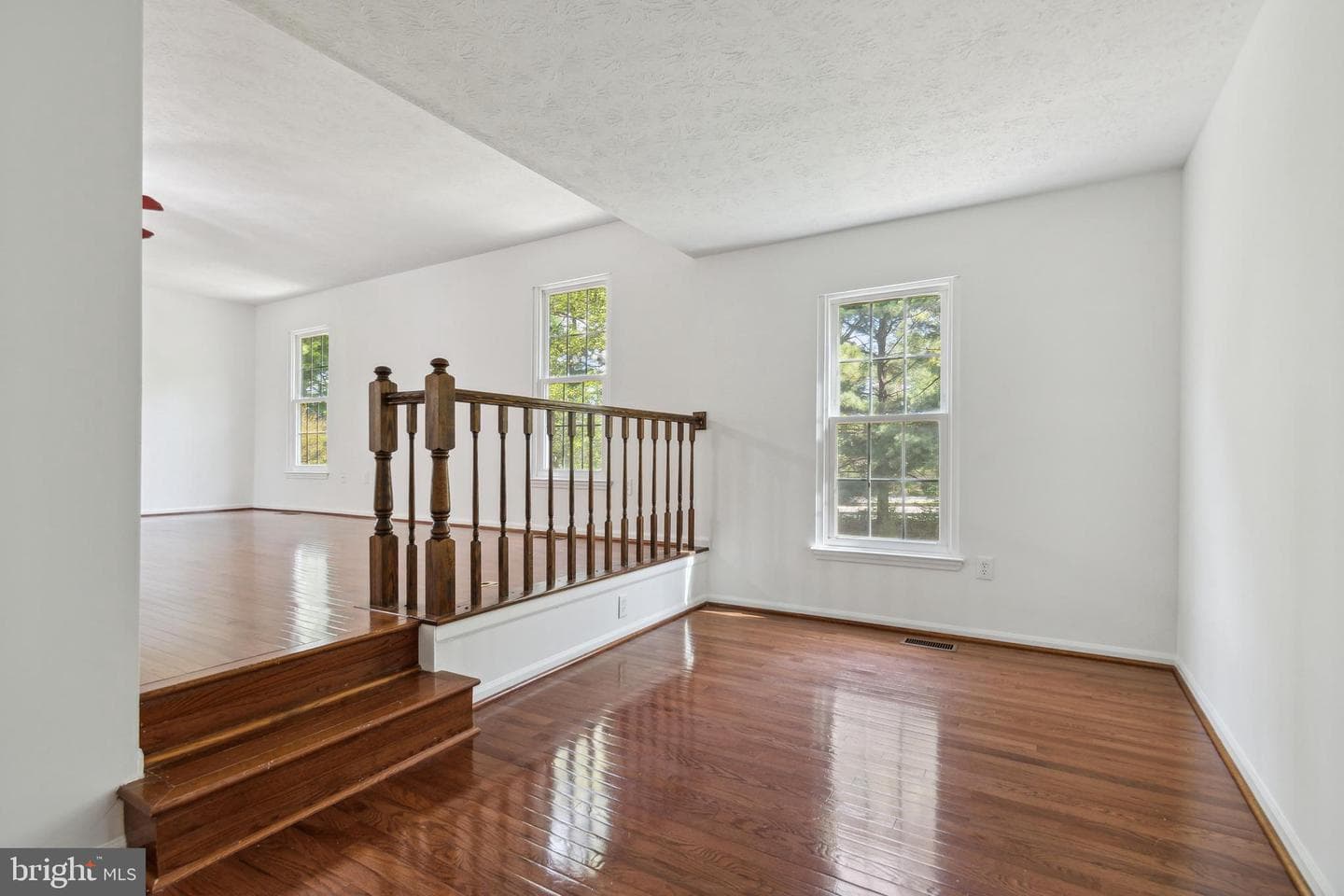 121 Bookham Lane photo 18