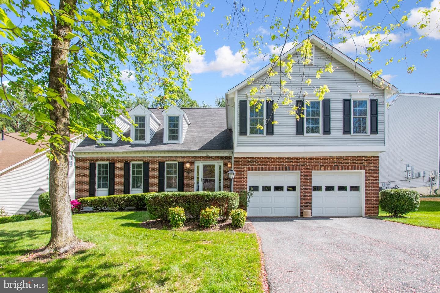 121 Bookham Lane photo 2