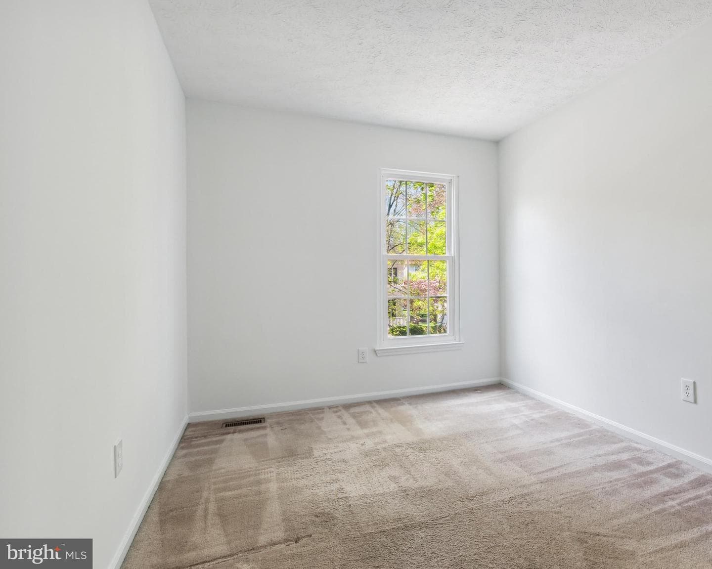 121 Bookham Lane photo 30