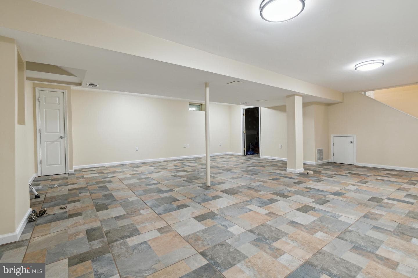 121 Bookham Lane photo 34