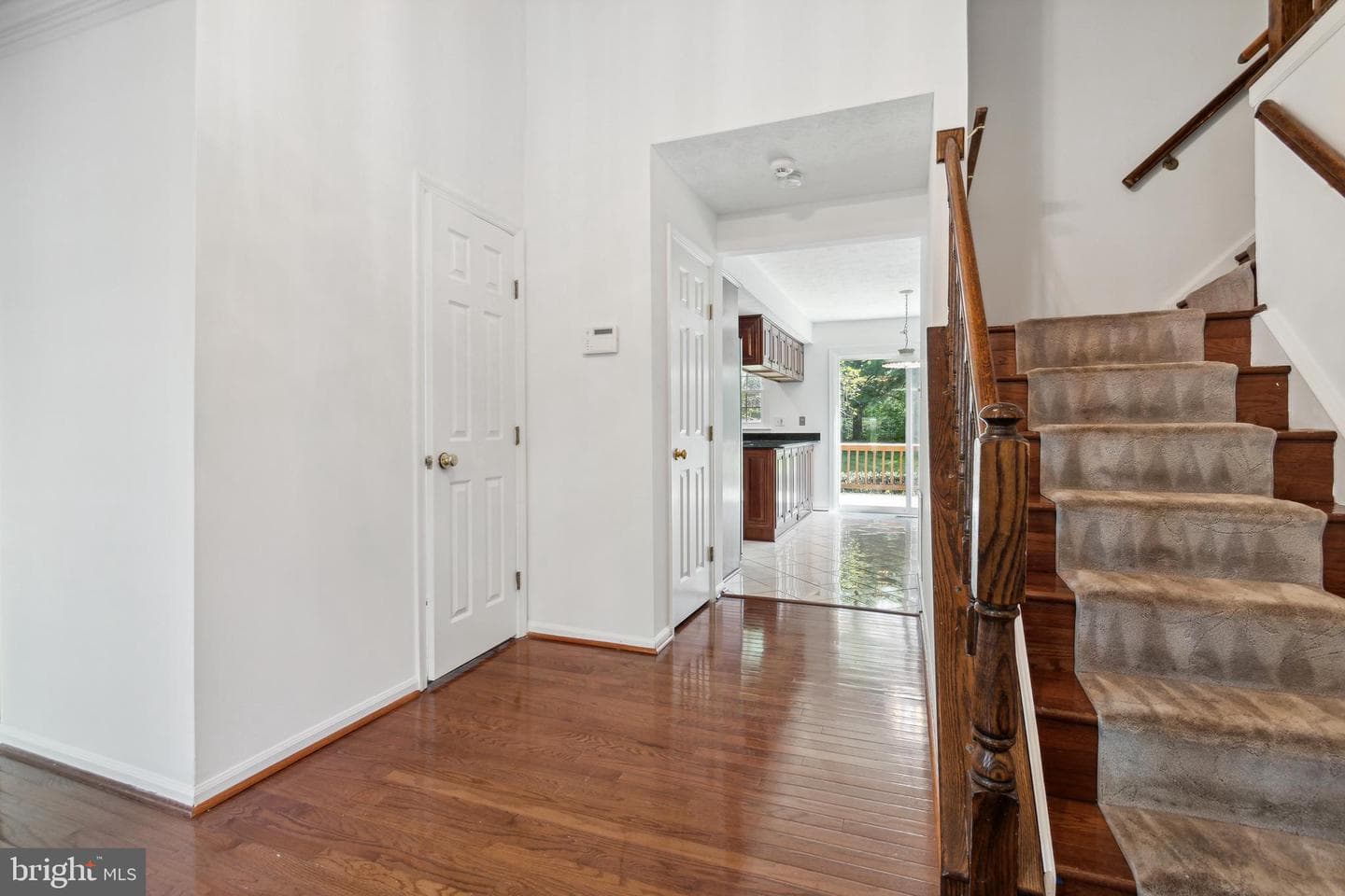 121 Bookham Lane photo 4