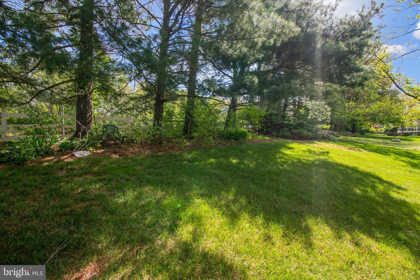 121 Bookham Lane photo 40