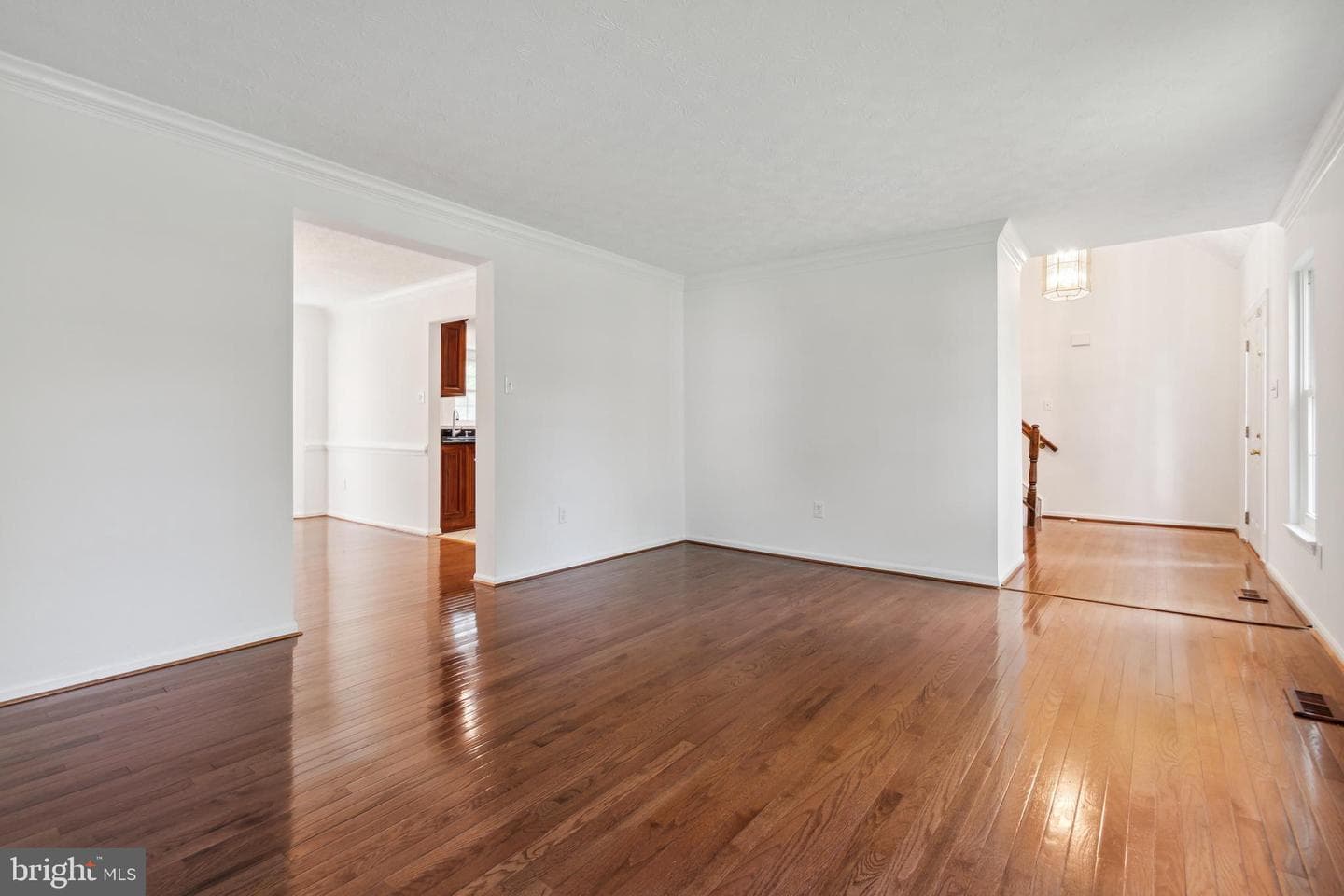 121 Bookham Lane photo 5