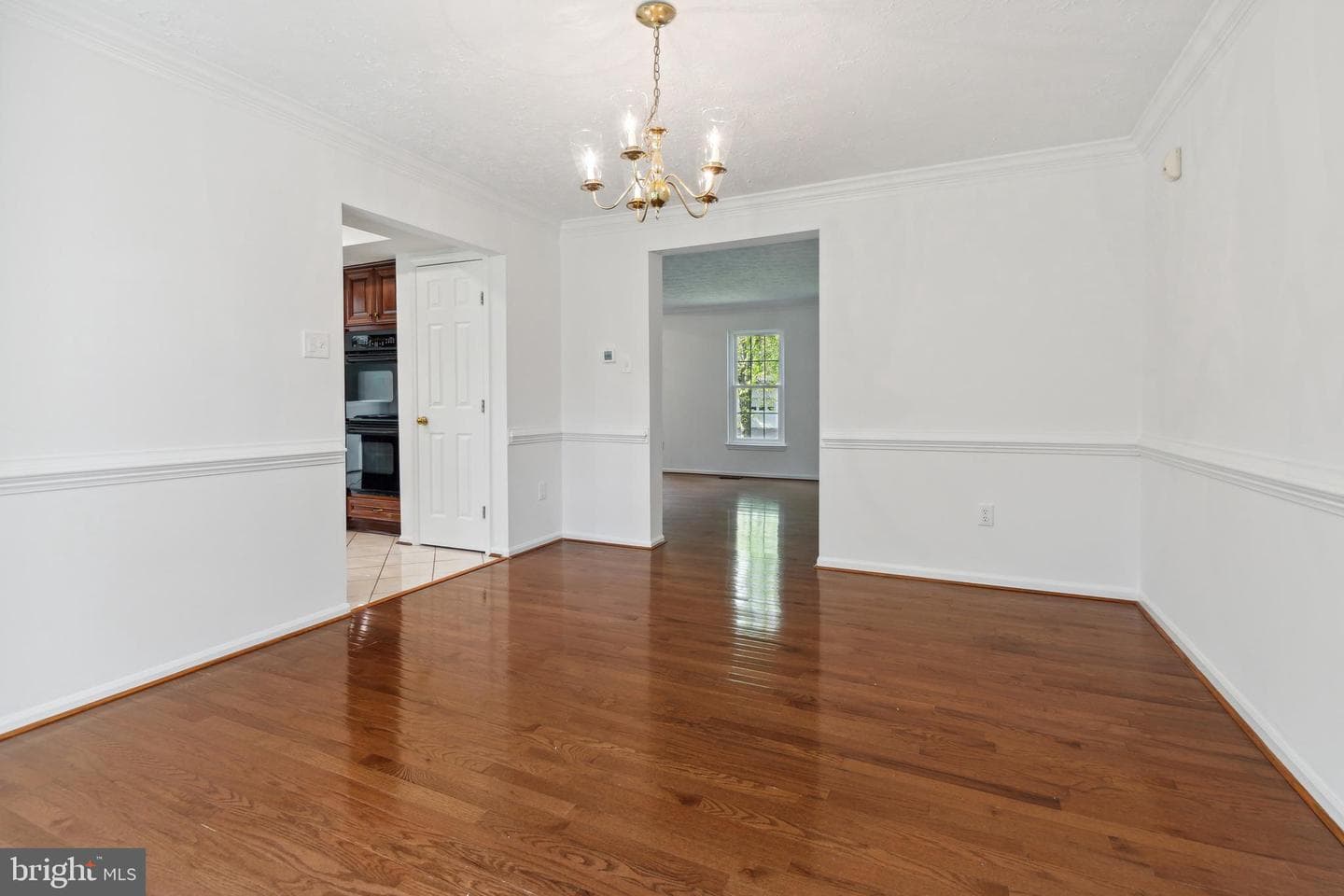 121 Bookham Lane photo 8