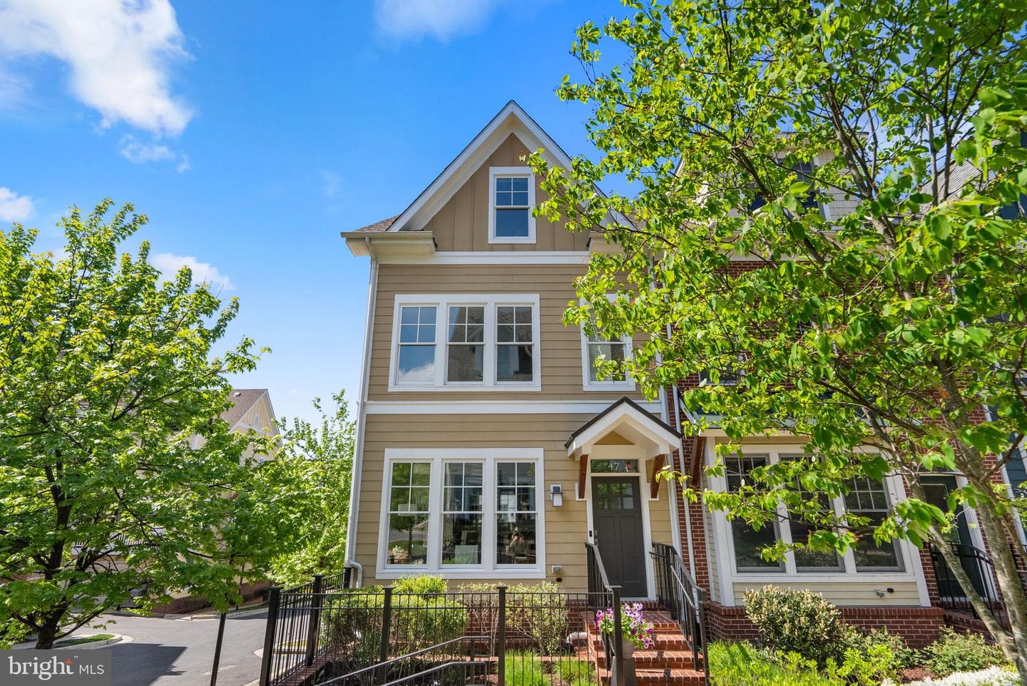 47 Ellsworth Heights Street photo 2