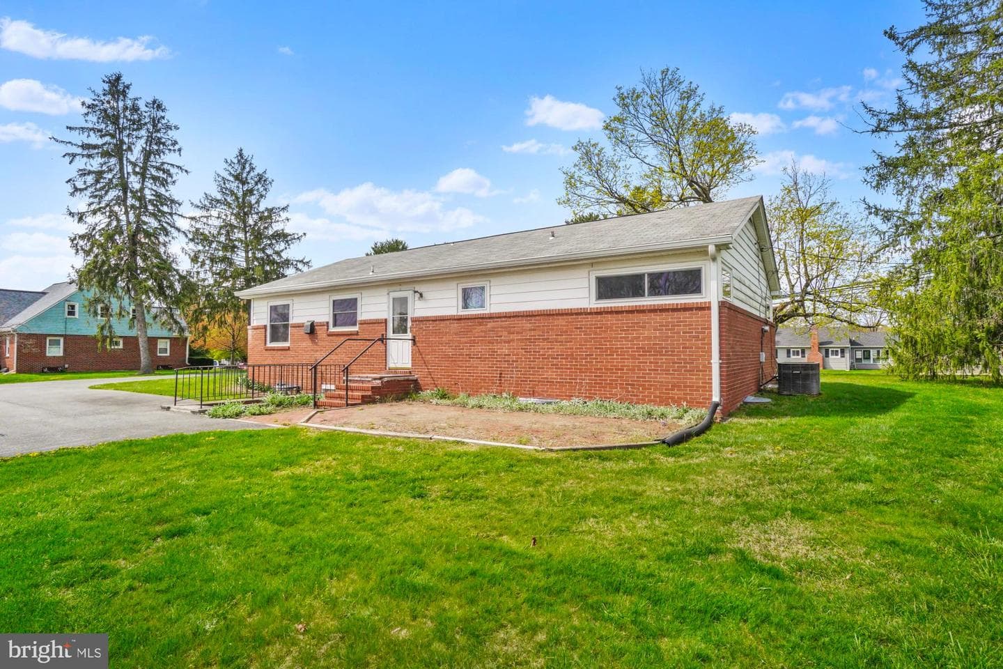 19519 Fisher Avenue photo 12